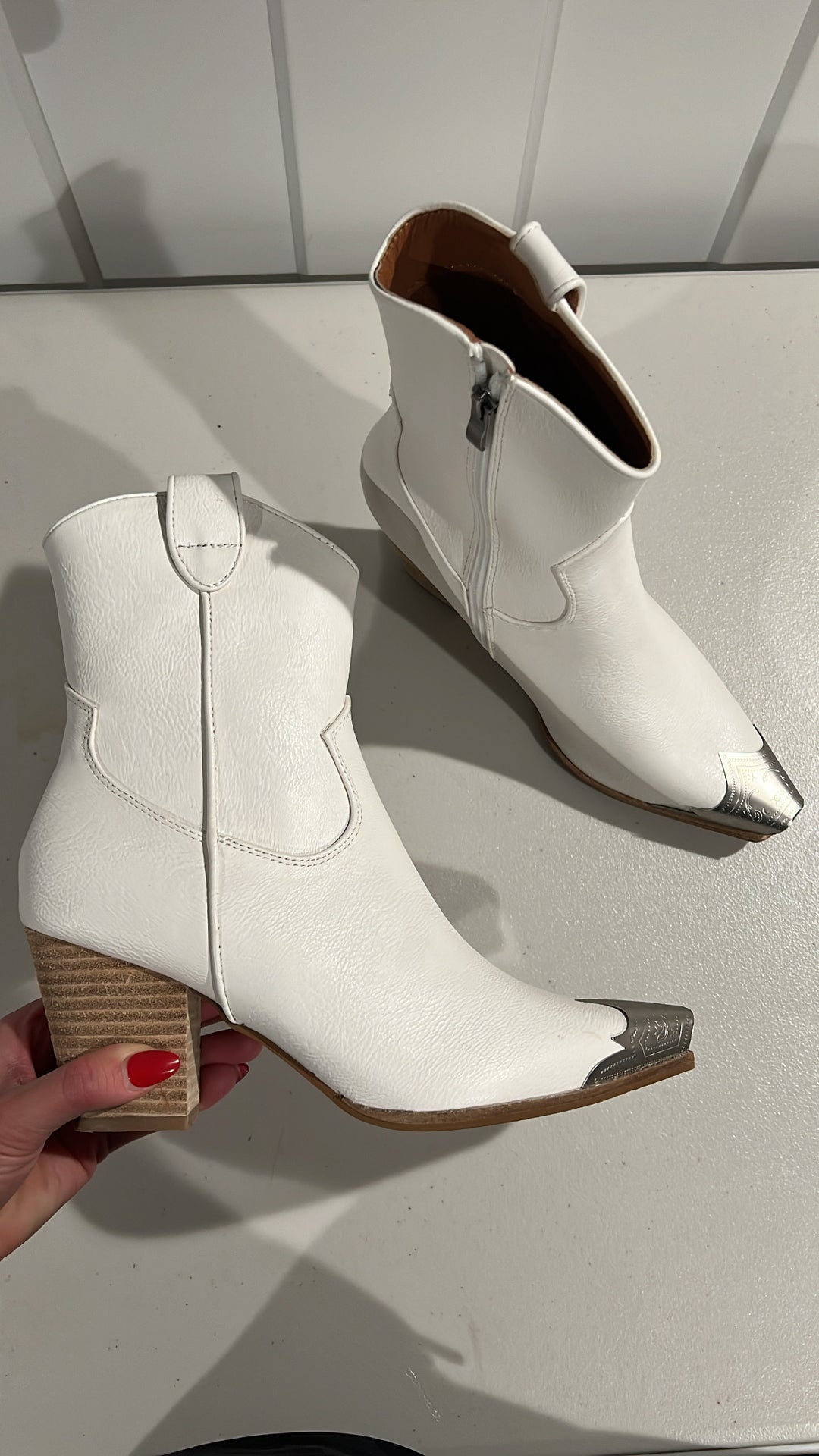 Brayden Boots- White (Size 6)